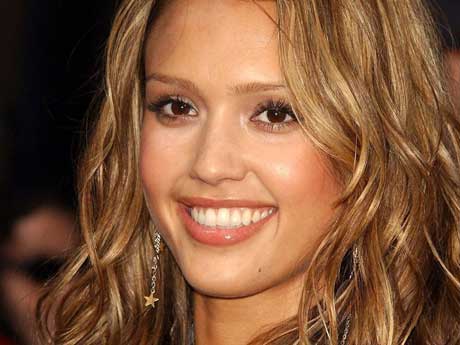 Jessica Alba Without Makeup. Jessica Alba has this down pat
